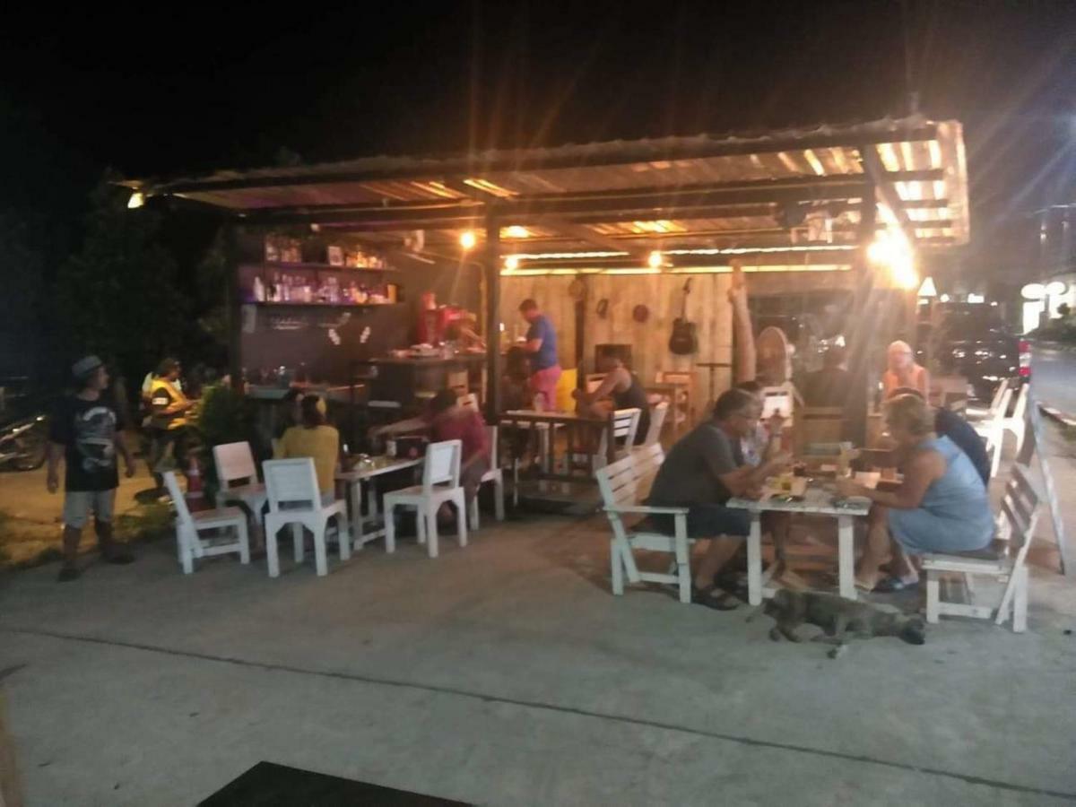 D.Samui Hostel Csaveng-part Kültér fotó